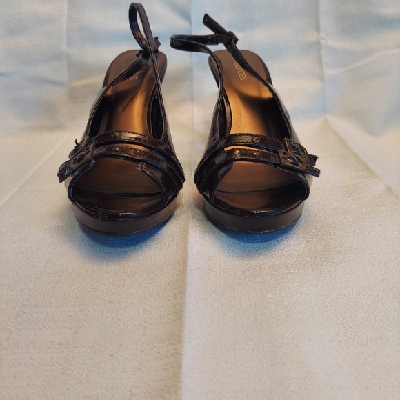 Maurices Brown Leather Heels with ankle strap Size 9M - Picture 2 of 9